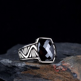 ZİRKON TAŞLI SİYAH RENK 925 AYAR GÜMÜŞ ERKEK YÜZÜK