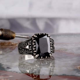 SİYAH ZİRKON TAŞLI MODEL 925 AYAR GÜMÜŞ ERKEK YÜZÜK