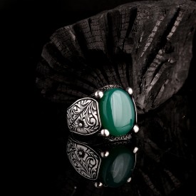 YEŞİL AKİK TAŞLI KALEM İŞLEME MODEL 925 AYAR GÜMÜŞ ERKEK YÜZÜK