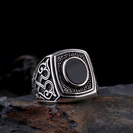 925 Ayar Gümüş Oval Onix Taşlı Desen Motifli Erkek Yüzük
