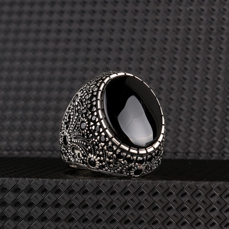 Oval Model Onix Taşlı 925 Ayar Gümüş Yüzük