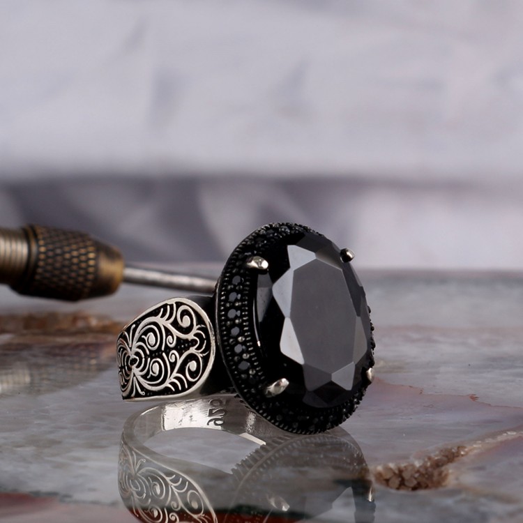 Zirkon Taşlı Oval Model 925 Ayar Gümüş Erkek Yüzük