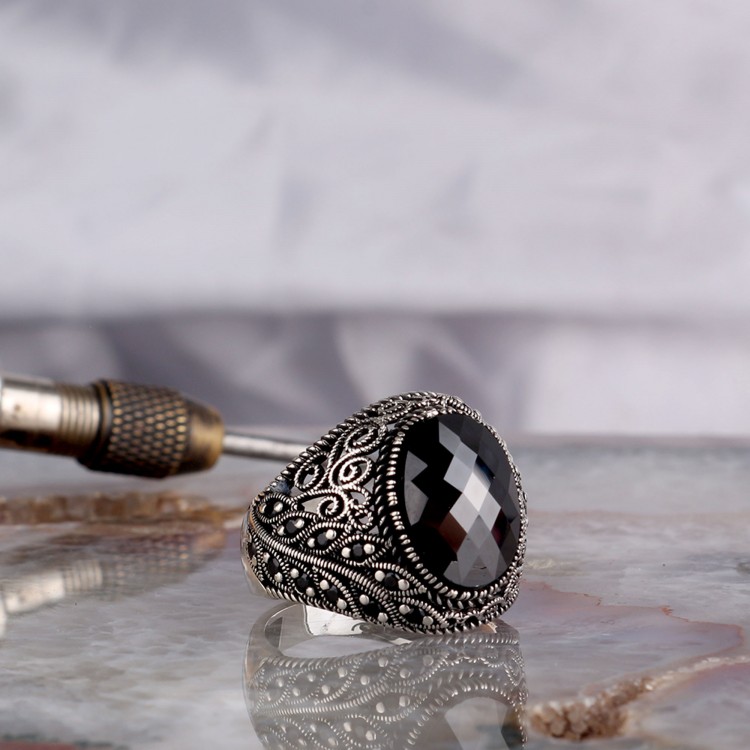 Zirkon Taşlı Oval Model 925 Ayar Gümüş Erkek Yüzük