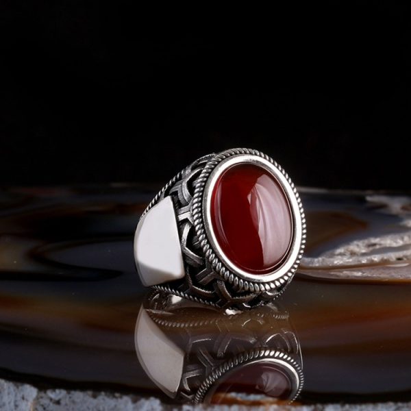 Kırmızı Akik Taşlı Oval Model 925 Ayar Gümüş Erkek Yüzük