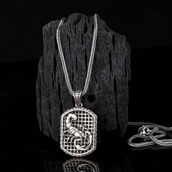 925 Ayar Gümüş Akrep Motifli Unisex Model Kolye