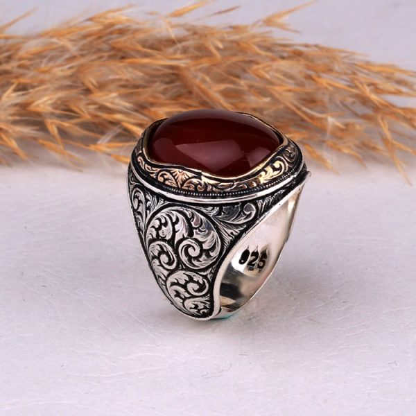 Kalem İşleme Motifli Oval Model Akik Taşlı Gümüş Yüzük