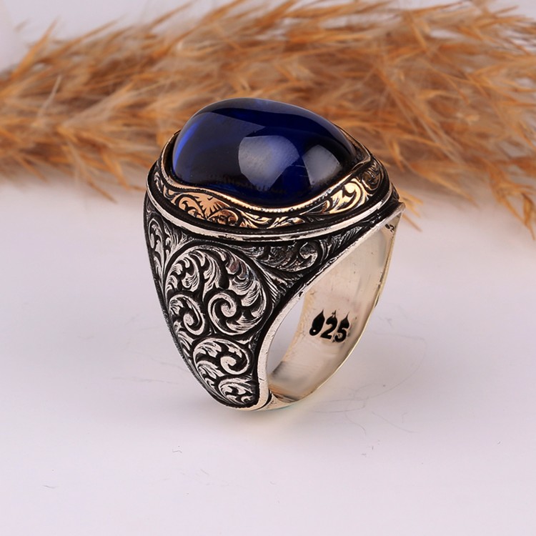 Kalem İşleme Motifli Oval Model Zirkon Taşlı Gümüş Yüzük