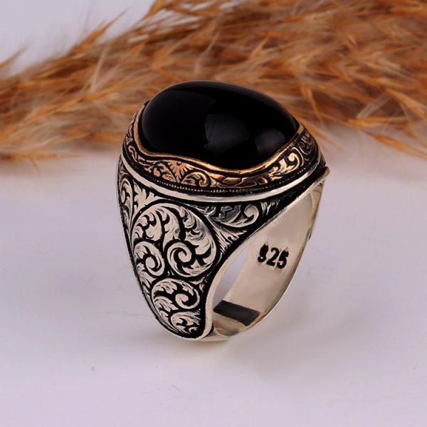 Kalem İşleme Motifli Oval Model Onıx Taşlı Gümüş Yüzük